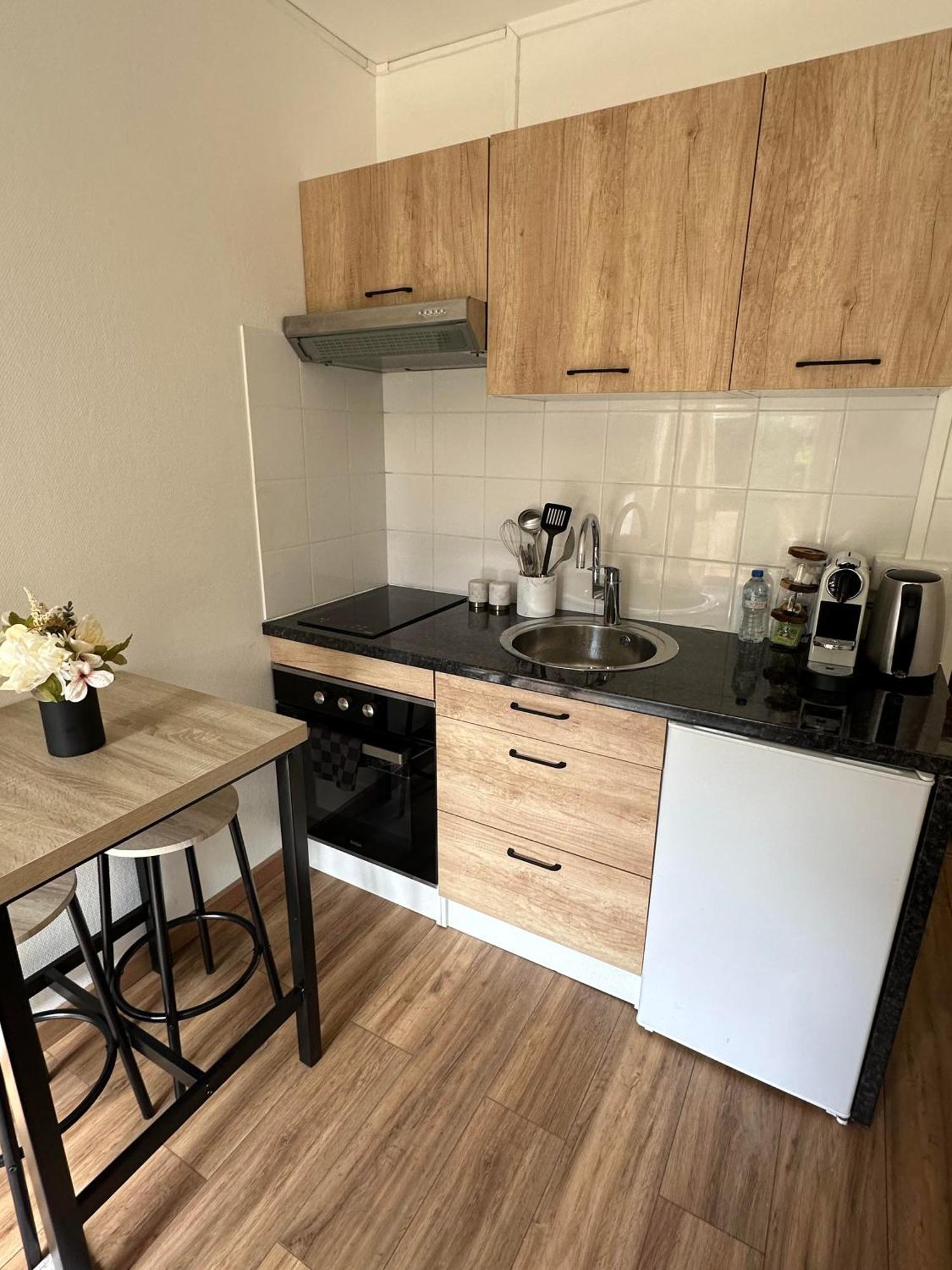 Appartement Premium & Cosy Studio - Paris A 20 Mins - Chateaux De Versailles A 8 Mins à Le Chesnay  Extérieur photo